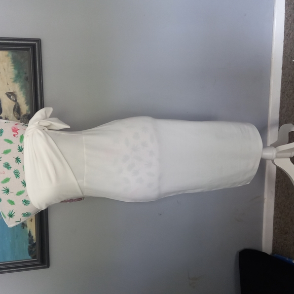 🥳 HOST PICK! 🥳NWT Boohoo white strapless dress, stretchy, knee length(Size 12) - Picture 4 of 8